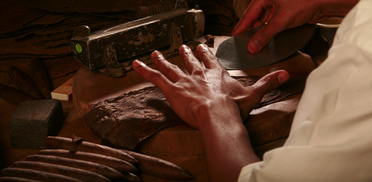 la aurora cigar factory