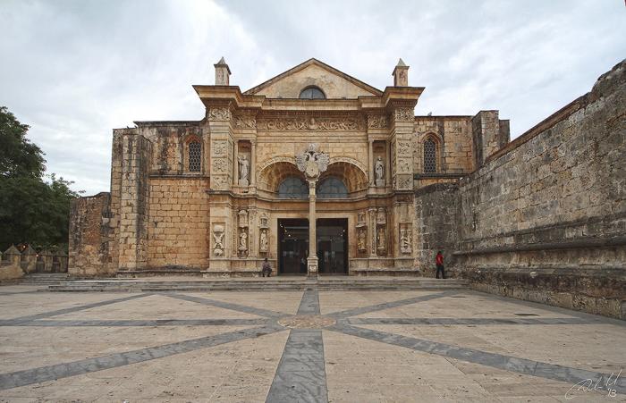 catedrale notre dame de l'incarnation a saint domingue en republique dominicaine